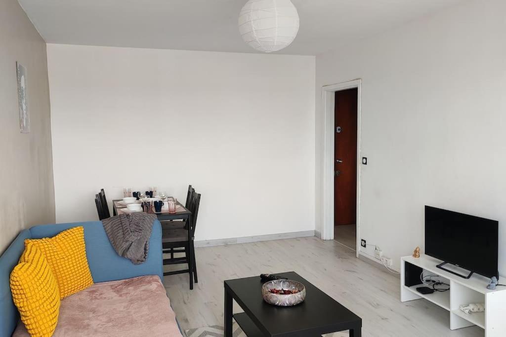 Charmant Appartement Proche Melun Centre Ville Exterior foto