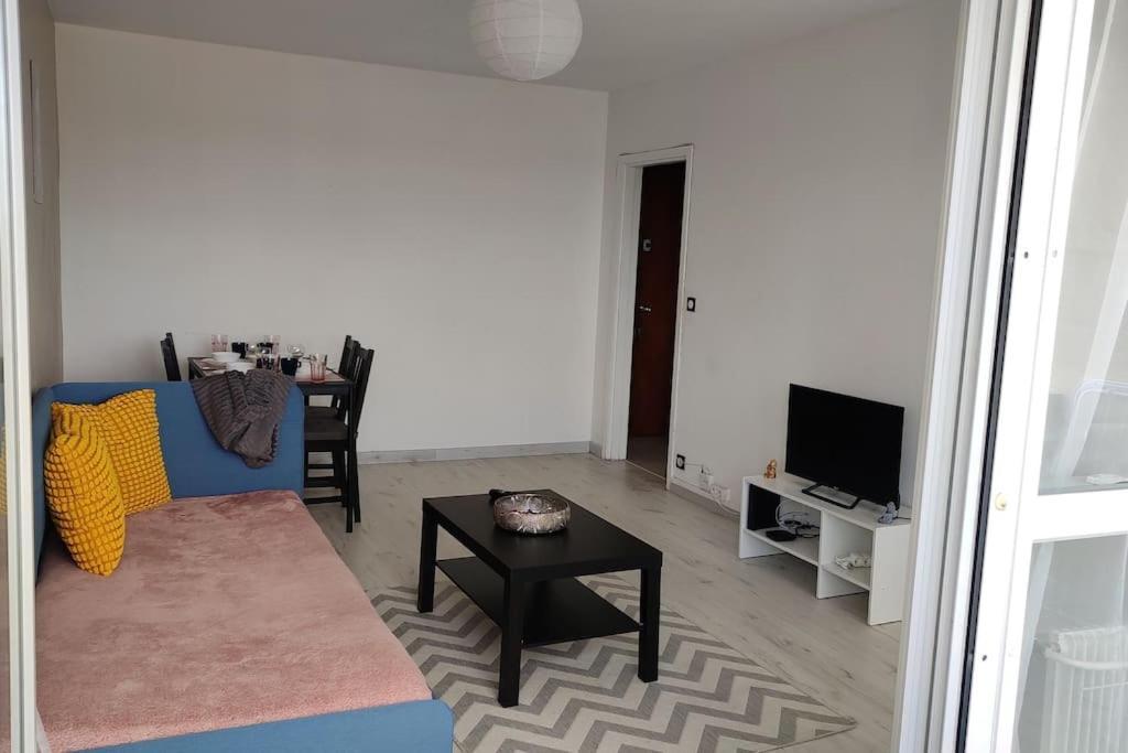 Charmant Appartement Proche Melun Centre Ville Exterior foto
